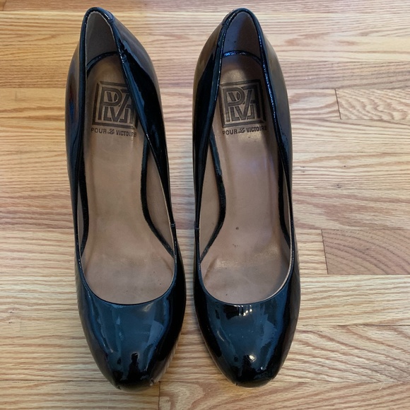 Pour La Victoire Patent Leather Heels - Picture 1 of 4